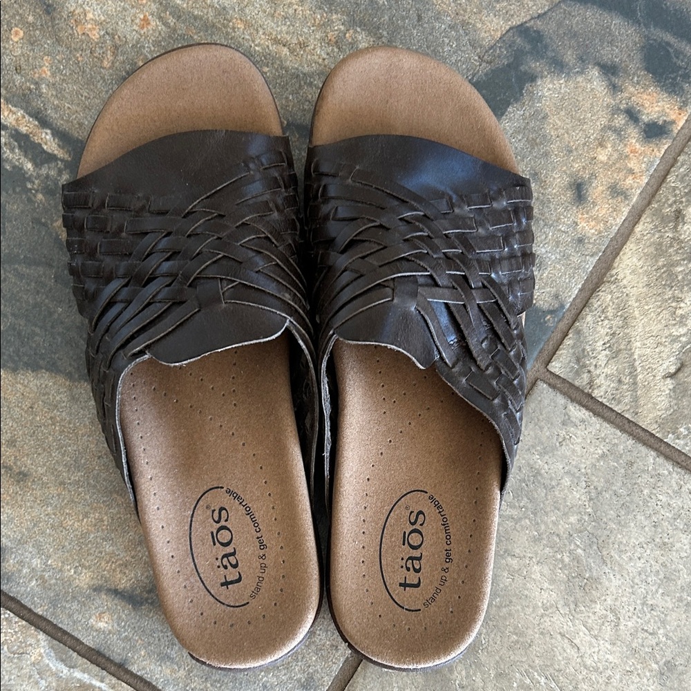 Taos Footwear Women's Dark Brown Woven Sandals - Picture 2 of 5